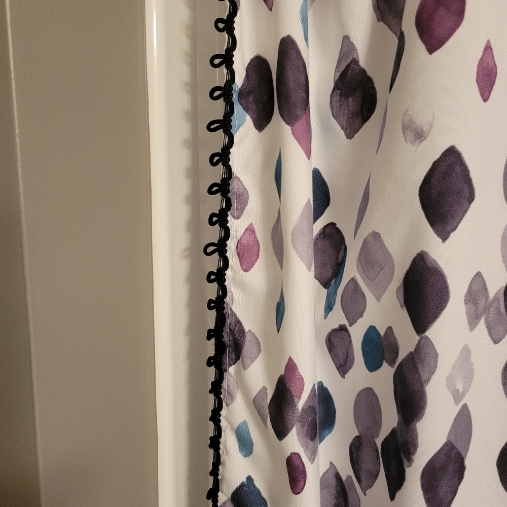 Abstract Patterned Shower Curtain - Picture 2 of 3